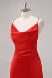 Vestido formal de tirantes de satén rojo con tirantes de espagueti