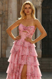 Vestido floral de graduación sin tirantes con volantes y volantes largos con abertura y abertura