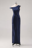 Vestido formal con cuentas de un hombro con vaina azul marino