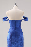 Vestido formal largo de satén azul real con hombros descubiertos y mangas desmontables