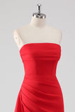 Vestido formal de vaina fruncido rojo con abertura