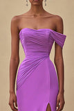 Vestido formal largo de sirena púrpura con hombros descubiertos y abertura