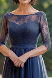 Elegante vestido de encaje azul marino de la madre de la novia con mangas 3/4