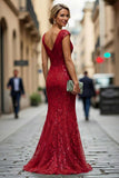 Vestido de la madre de la novia bordado en pico de sirena rojo oscuro con lentejuelas