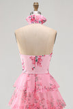 Vestido largo de graduación con filetes de chiffon, con volantes y un cuello halter con recorte de chiffon, con un vestido largo de fin, flor 3D