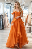 Encaje de organza naranja Una línea con hombros descubiertos Vestido de fiesta largo con volantes