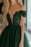 Vestido de fiesta largo de tul con hombros descubiertos de princesa verde oscuro con apliques de encaje