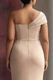 Vestido formal largo de talla grande con pliegues caqui ligero de un solo hombro