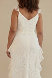 Vestido blanco blanco de talla grande con escote en V con volantes y línea en A con encaje