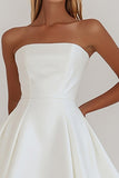 Vestido de graduación blanco sin tirantes blanco simple sin tirantes