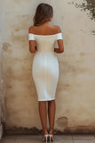 Elegante vestido corto de graduación blanco satinado con hombros descubiertos