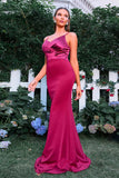 Vestido formal largo fruncido con tirantes de espagueti sirena burdeos