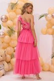 Vestido de dama de honor largo de un hombro con estampado floral de un hombro de color rosa intenso