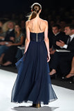 Vestido de invitada de boda largo de tul de tul de línea abierta azul marino