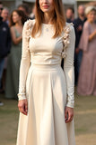 Vestido de gala fruncido con cuello redondo y manga larga
