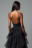 Vestido de corbata negra con volantes y tirantes finos de tirantes finos