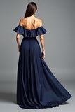 Vestido formal de línea fruncido azul marino con hombros descubiertos