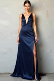 Vestido formal de satén de satén con escote en V profundo azul marino con abertura