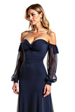 Vestido de gasa madre de la novia con volante azul marino con volante fuera del hombro y manga larga