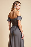 A Line Steel Grey Off The Shoulder Vestido largo de dama de honor fruncido