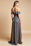 A Line Steel Grey Off The Shoulder Vestido de dama de honor largo de satén