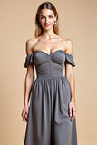 A Line Steel Grey Off The Shoulder Vestido de dama de honor largo de satén