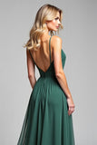 Tirantes de espagueti verde oscuro de gasa Un vestido largo de dama de honor
