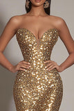 Lentejuelas doradas brillantes Vestido formal de sirena sin tirantes con abertura