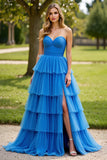 Vestido de fiesta plisado plisado sin tirantes azul de tul escalonado con abertura
