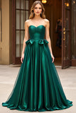 Vestido de fiesta sin tirantes de satén verde oscuro con lazo A Line