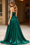 Vestido de fiesta sin tirantes de satén verde oscuro con lazo A Line