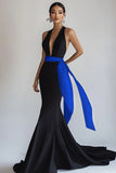 Vestido de corbata negra de satén de satén con cuello en V profundo y faja azul
