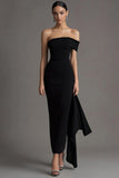 Vestido largo de corbata negra ajustado con hombros descubiertos
