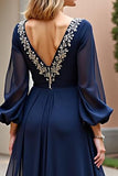 Vestido de gasa azul marino con escote en V y manga larga