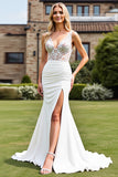 Vestido de novia de encaje con escote en V fruncido de sirena marfil con abertura