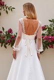 Vestido de novia de raso de raso con escote en V sirena marfil con escote