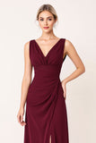 Vestido largo de dama de honor con escote en V burdeos con abertura