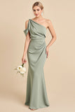 Vestido de dama de honor largo de satén sirena de un hombro matcha