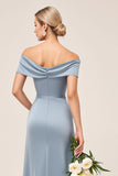 Vaina azul empolvado fuera del hombro Vestido largo de dama de honor de satén fruncido con abertura