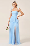 Tul azul cielo A Line Vestido largo de dama de honor con abertura