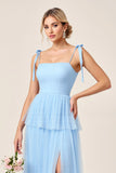 Tul azul cielo A Line Vestido largo de dama de honor con abertura