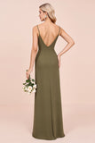 Vestido largo de dama de honor fruncido con tirantes de espagueti verde oliva