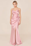 Vestido largo de novia con abertura y tirantes de satén rosa rubor