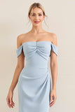 Vestido largo de dama de honor de gasa azul cielo con hombros descubiertos
