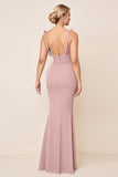 Vestido largo de dama de honor fruncido con tirantes de espagueti rosa empolvado con abertura