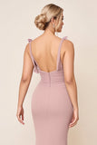Vestido largo de dama de honor fruncido con tirantes de espagueti rosa empolvado con abertura
