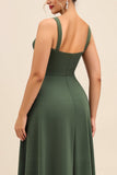 Vaina verde oliva Cuello cuadrado Vestido largo de dama de honor de satén fruncido con abertura