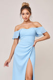 Vestido largo de dama de honor con volante en el hombro azul cielo con abertura