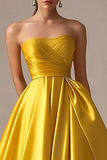 Vestido de fiesta largo de satén sin tirantes amarillo