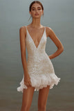 Vestido corto de graduación de lentejuelas con tirantes finos blancos